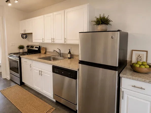 Glass Flats, 910 10th Ave E APT 202, Seattle, WA 98102