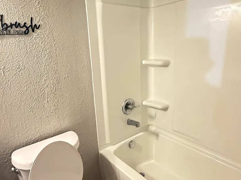 137 Andover Dr — Photo 5