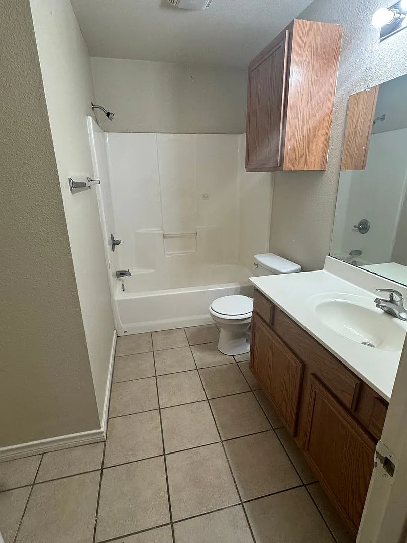 LCM 1208 N. Bangor Ave — Photo 3