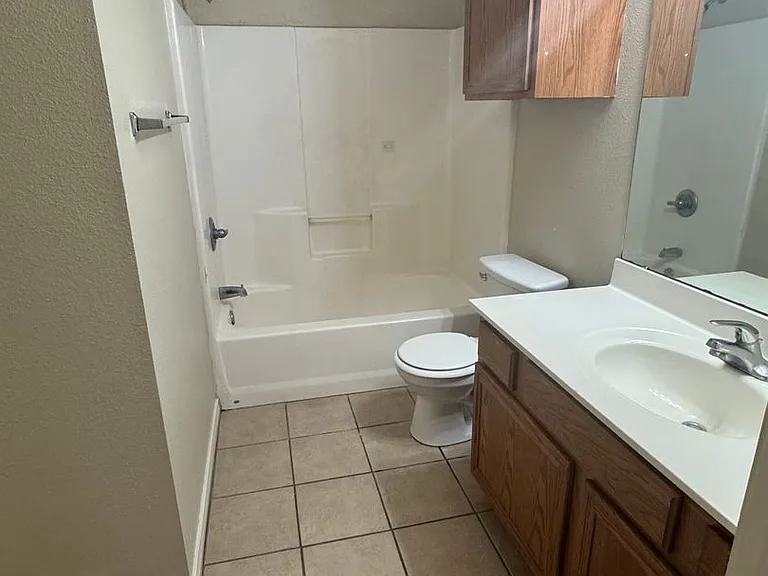 1208 N Bangor Ave — Photo 3