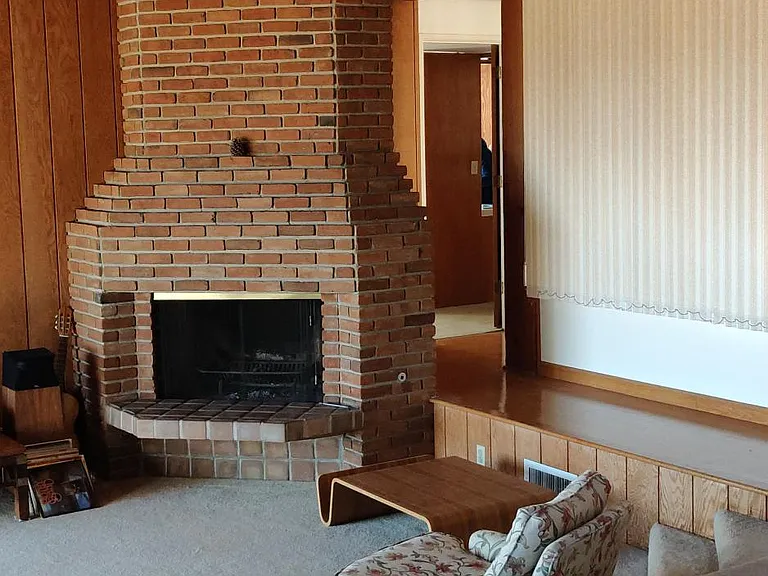 1442 Hillsmont Dr — Photo 16