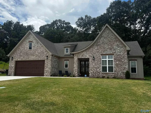 128 Tumbleweed Dr, Guntersville, AL 35976