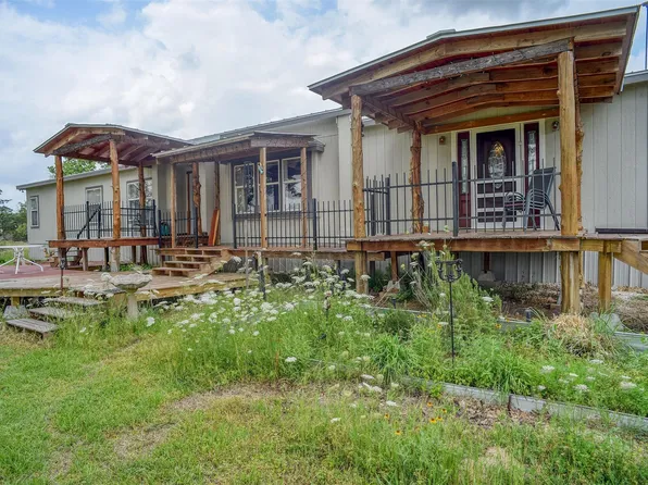 13831 N State Highway 95, Flatonia, TX 78941