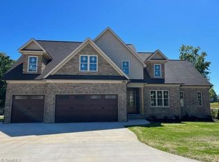 7402 Harkwood Ct, Oak Ridge, NC 27310