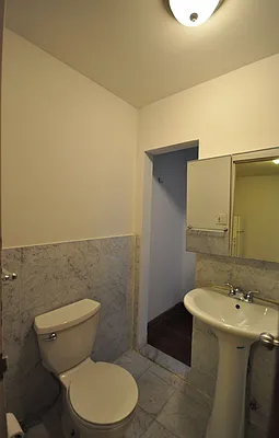 Rented by International Property Services LLC | media 8