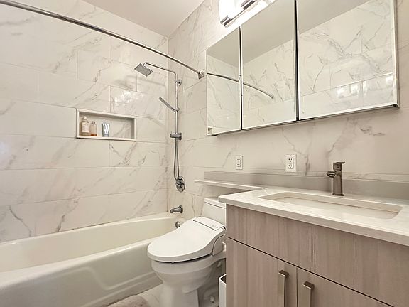 4th image of 301 W 57th St APT 10F