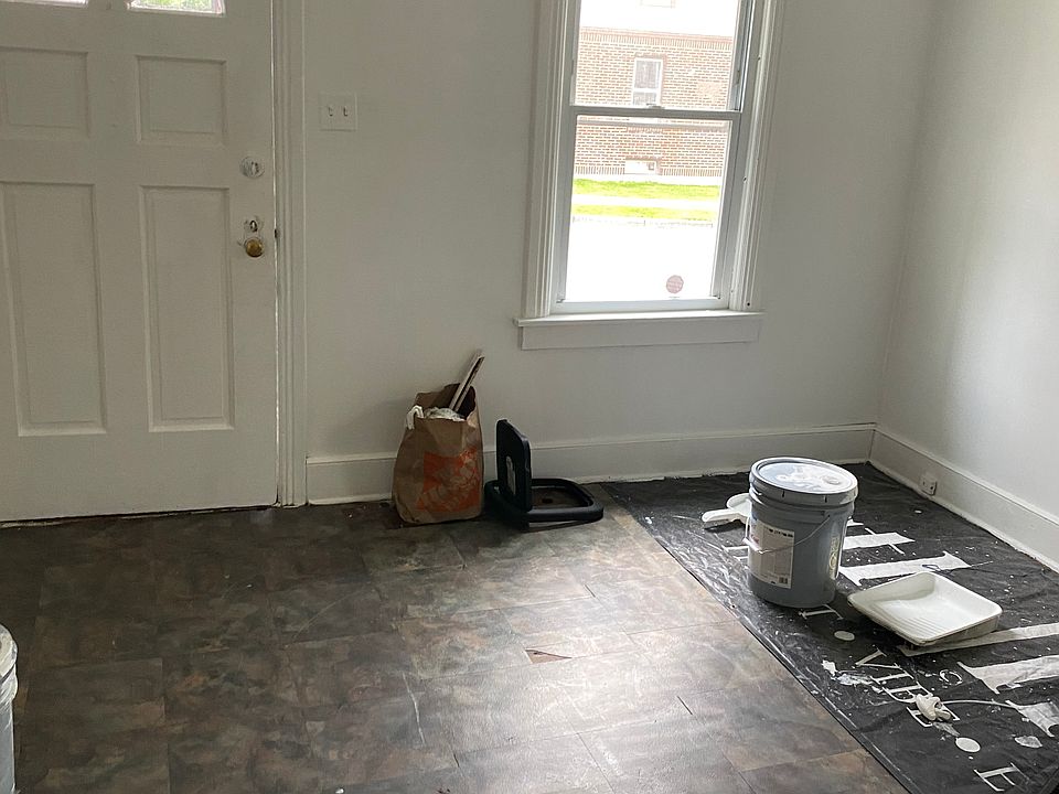 1st image of 17 Tracy St #1