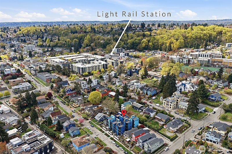 3rd image of 4521 35th Avenue S