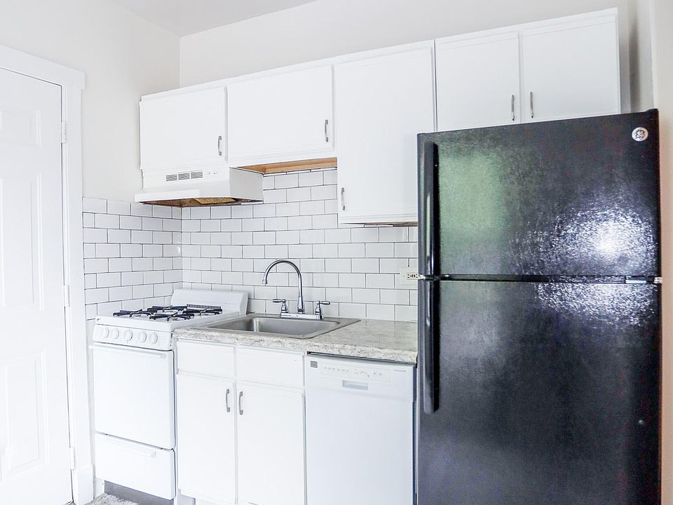 1st image of 2625.5 N Spaulding Ave