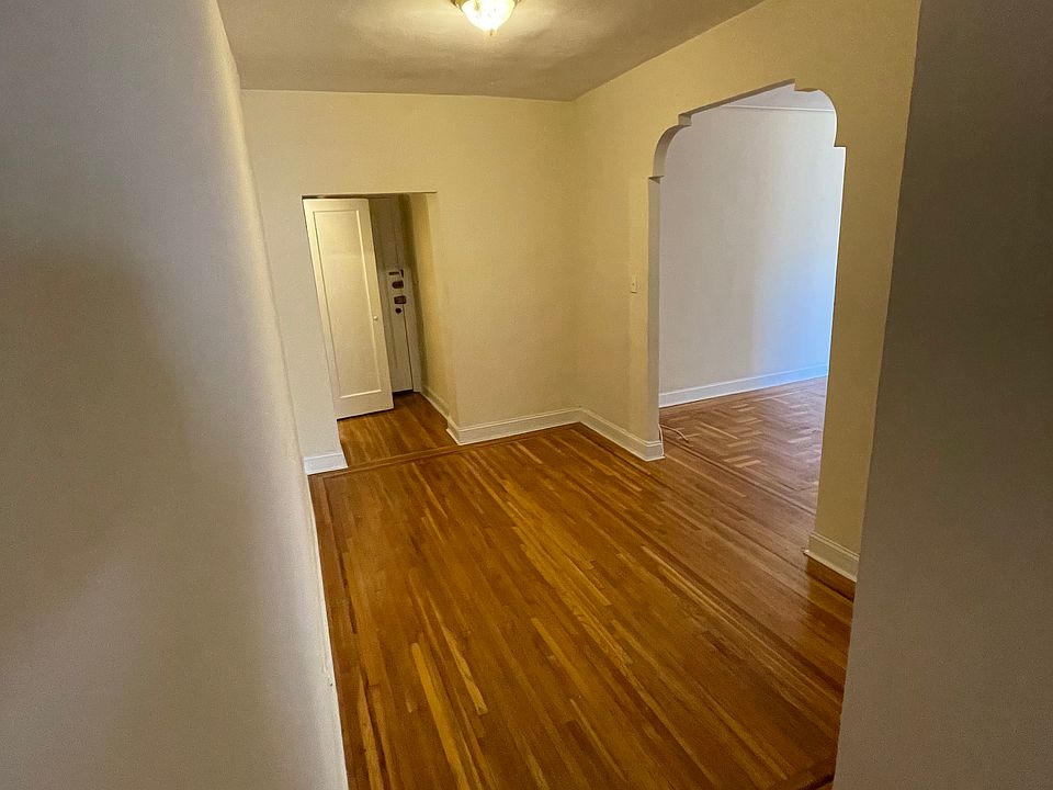 2nd image of 7520 Ridge Blvd #A2