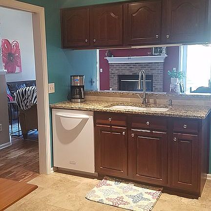 5th image of 102 Southwick Dr