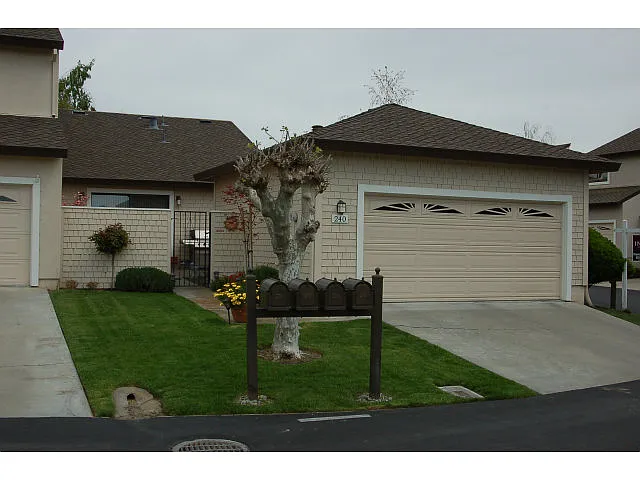 240 Joes Ln photo 1