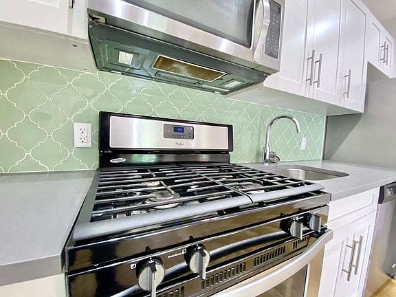 3rd image of 126 Boerum St #3FF
