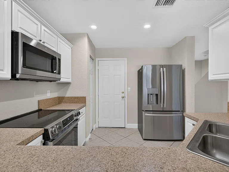 2786 SE Birmingham Dr — Photo 11