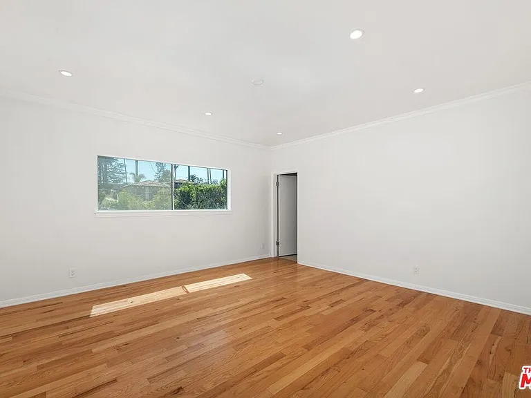 517 N Elm Dr — Photo 32