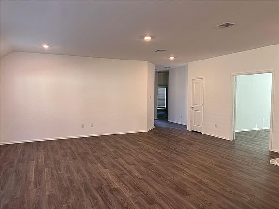 4th image of 11266 Stirton Dr