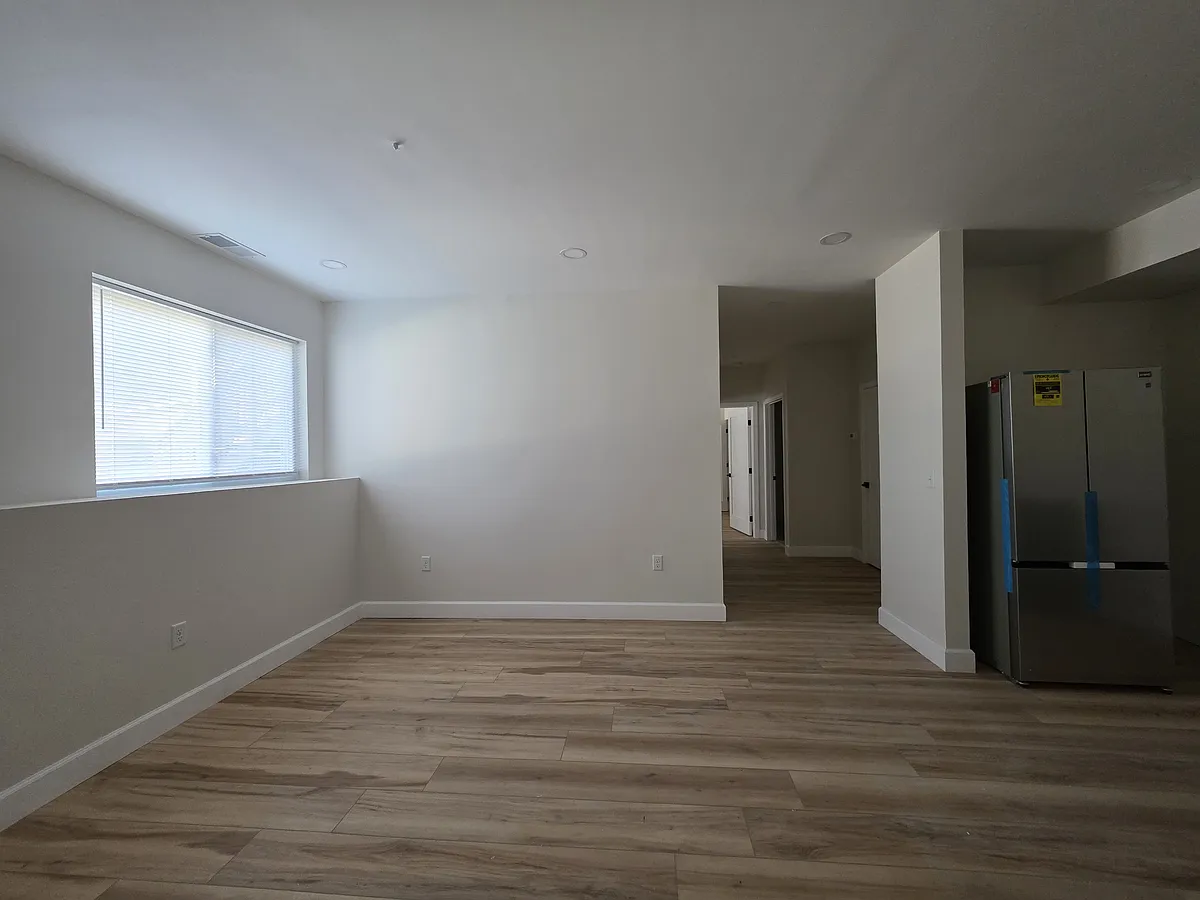 Building Photo - 44 Warner St #3A