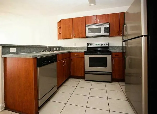 Rolling Hills Apartments — Photo 19