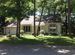 51971 Trenton Woods Dr, Granger, IN 46530