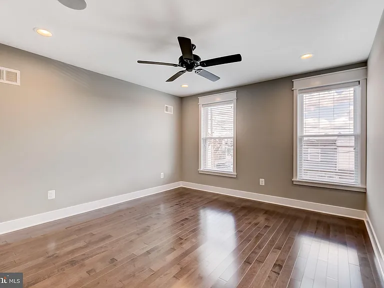 715 S Conkling St — Photo 20