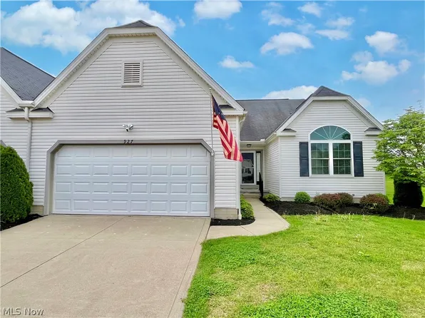 927 Devonwood Dr, Wadsworth, OH 44281