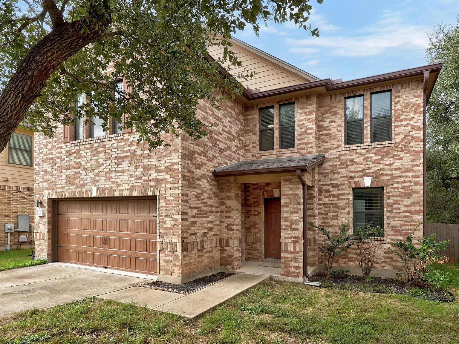 3 bed, 2.5 bath, 2379 sqft, $2,700 — Photo 4