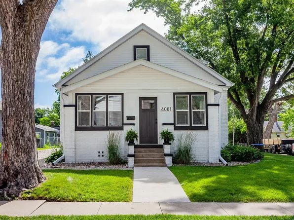 4001 69th St, Urbandale, IA 50322