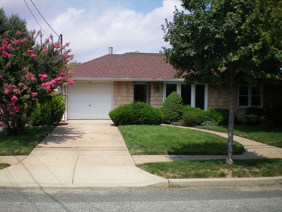 1st image of 533 Derby Dr E