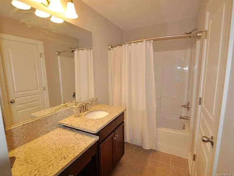 3661 Ascott Commons Ln SW — Photo 20