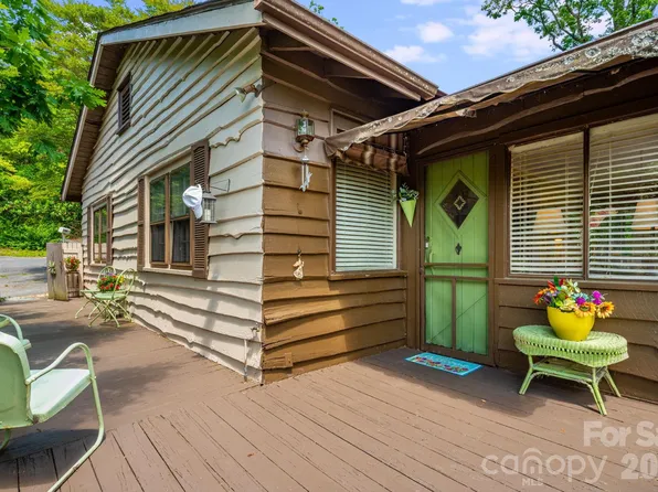 121 Ohara Cir, Hendersonville, NC 28739