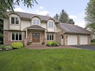 14715 Wychewood Rd, Minnetonka, MN 55345