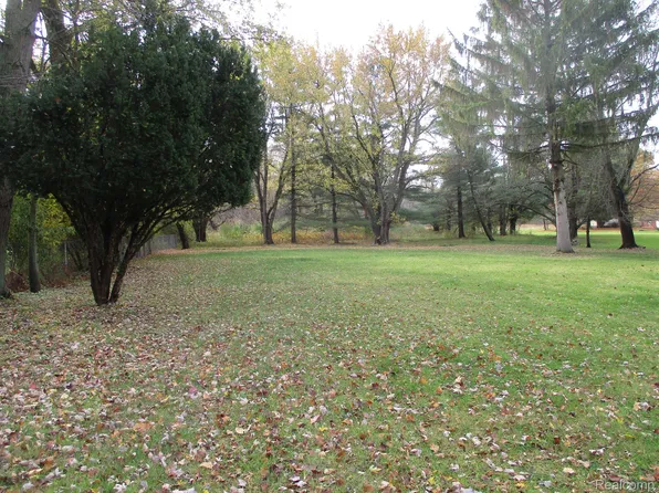 4309 Briggs Rd, Otter Lake, MI 48464