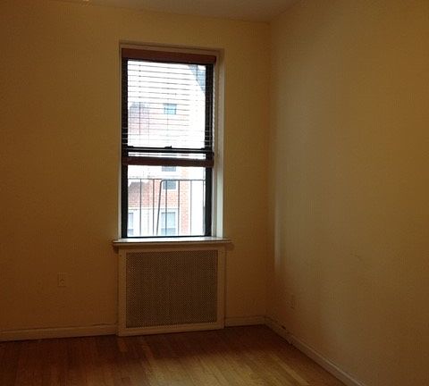 4th image of 308 E 83rd St APT 4A