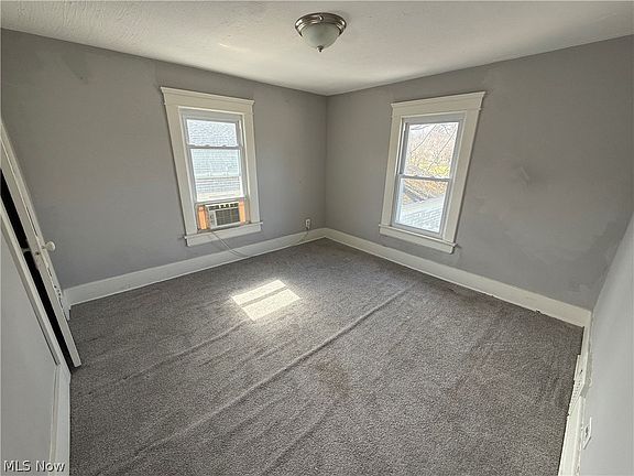 5th image of 632 Roscoe Ave