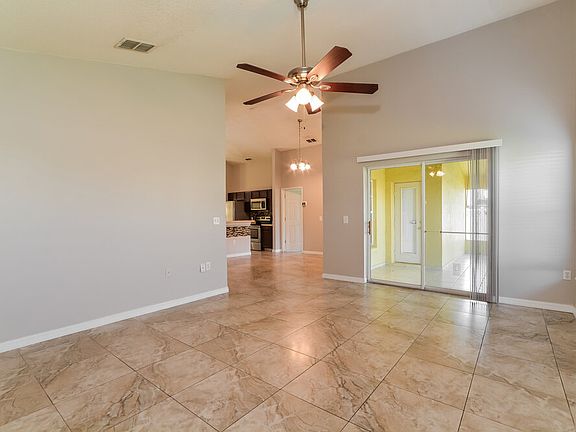 5th image of 458 Tamarind Parke Ln