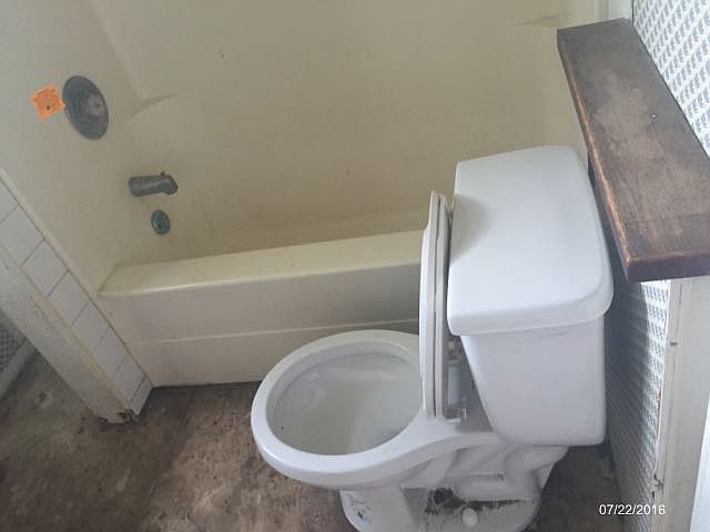 2nd image of 1215 W Marion St