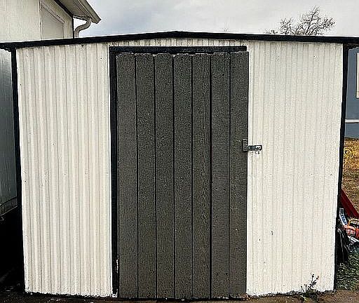 Side shed