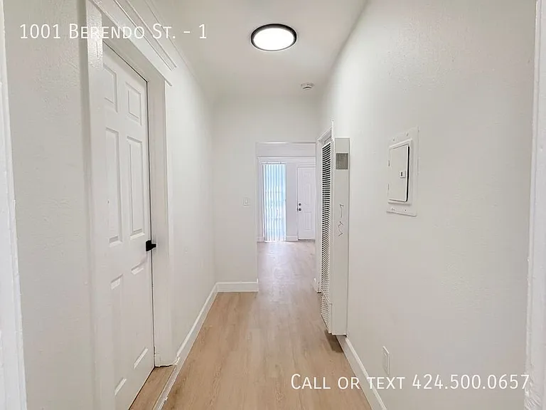 1001 N Berendo St #1 — Photo 11