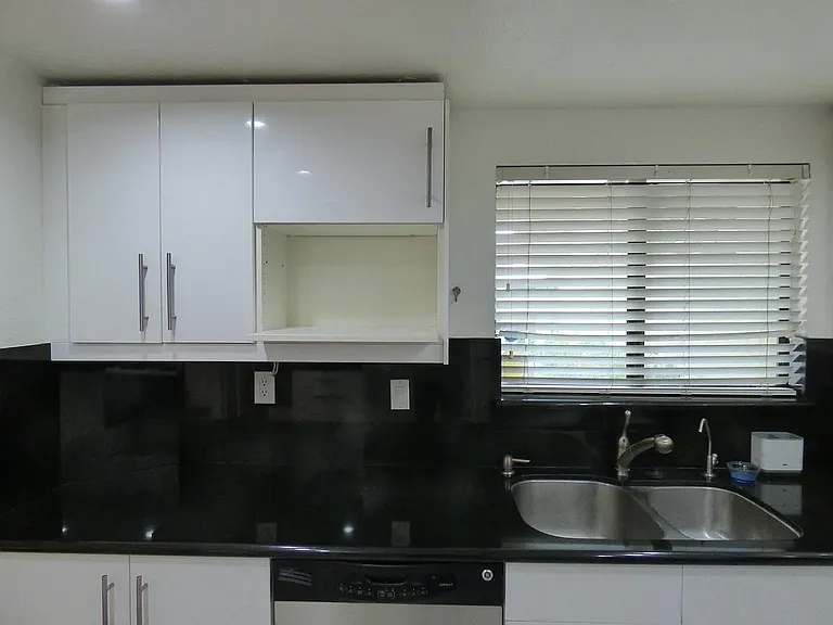 1310 Albariza Pl #3 — Photo 5