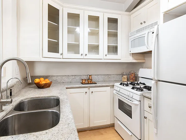 6505 Green Valley Cir #301 — Photo 14