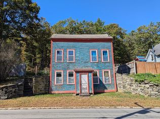 976 Riverside Dr, North Grosvenordale, CT 06255