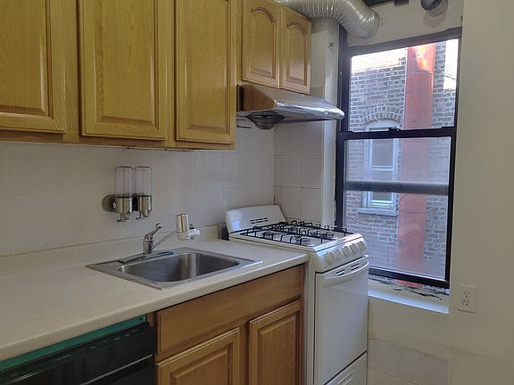 3rd image of 552 W 146th St APT 3