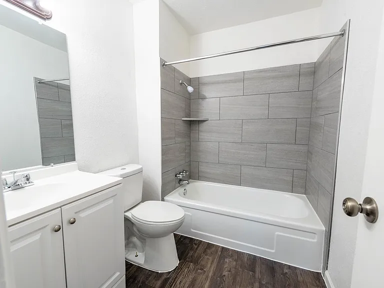 Hillsdale Garden Apartments — Photo 10