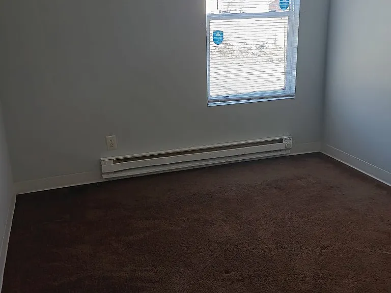 1117 W Roache St — Photo 5