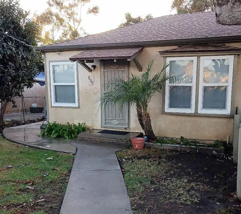 800 Paradise Dr
