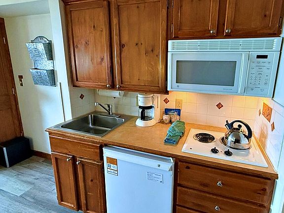 5th image of 420 Rimfire Ldg