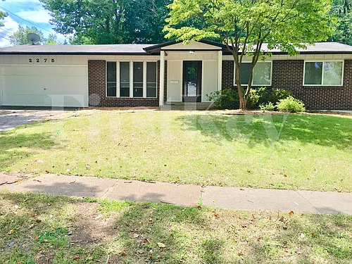 2275 Glenoro Dr Photo 1