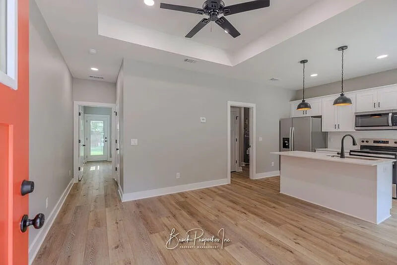 1 bed, 1.5 bath, 700 sqft, $1,495 — Photo 4