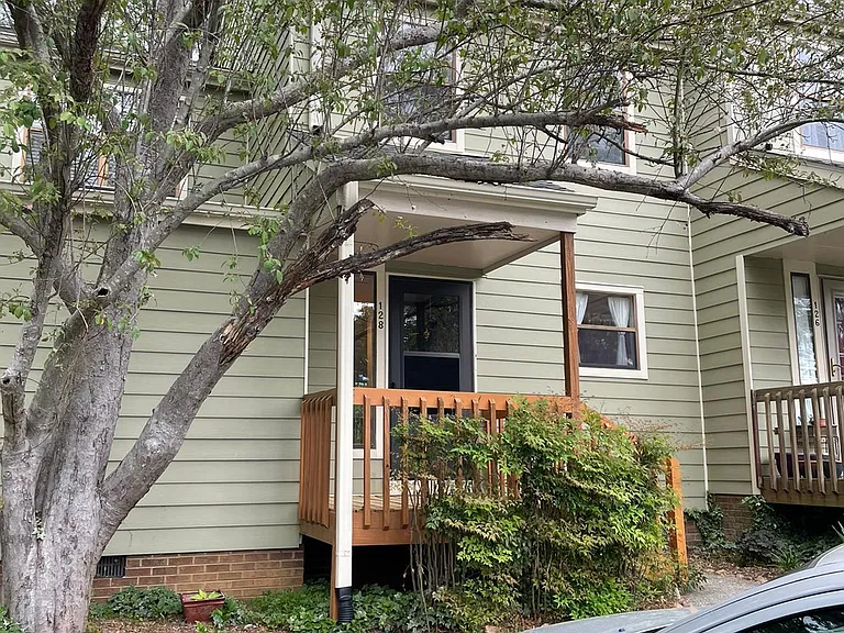 128 Beechwood Dr — Photo 2