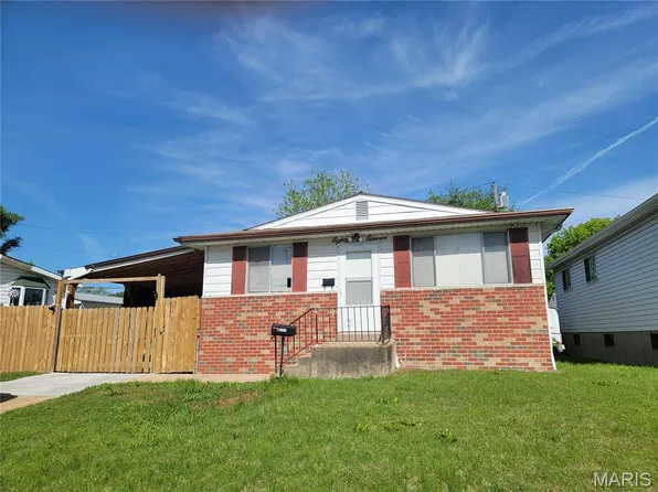 8111 Southpark Ct, Saint Louis, MO 63125